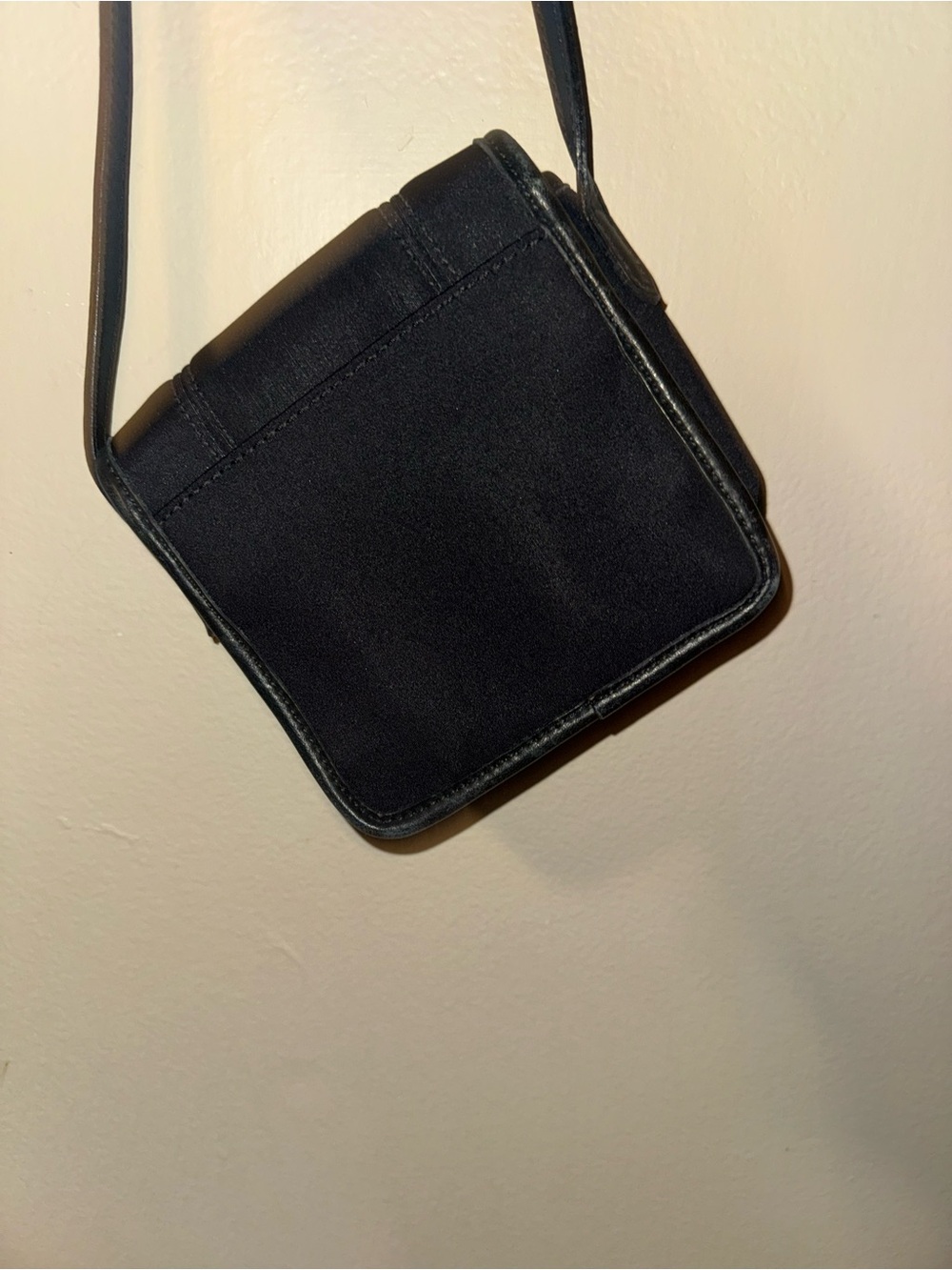 Coach vintage neoprene leather crossbody - Picture 4 of 6